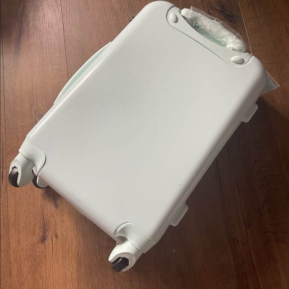 CINNAMOROLL-VERY RARE Medium Hard Side Suitcase - Picture 2 of 15